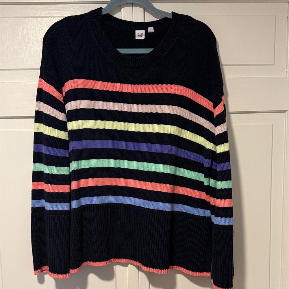 GAP Women’s Dark Navy Crewneck Sweater Rainbow Stripes 100 % cotton size medium